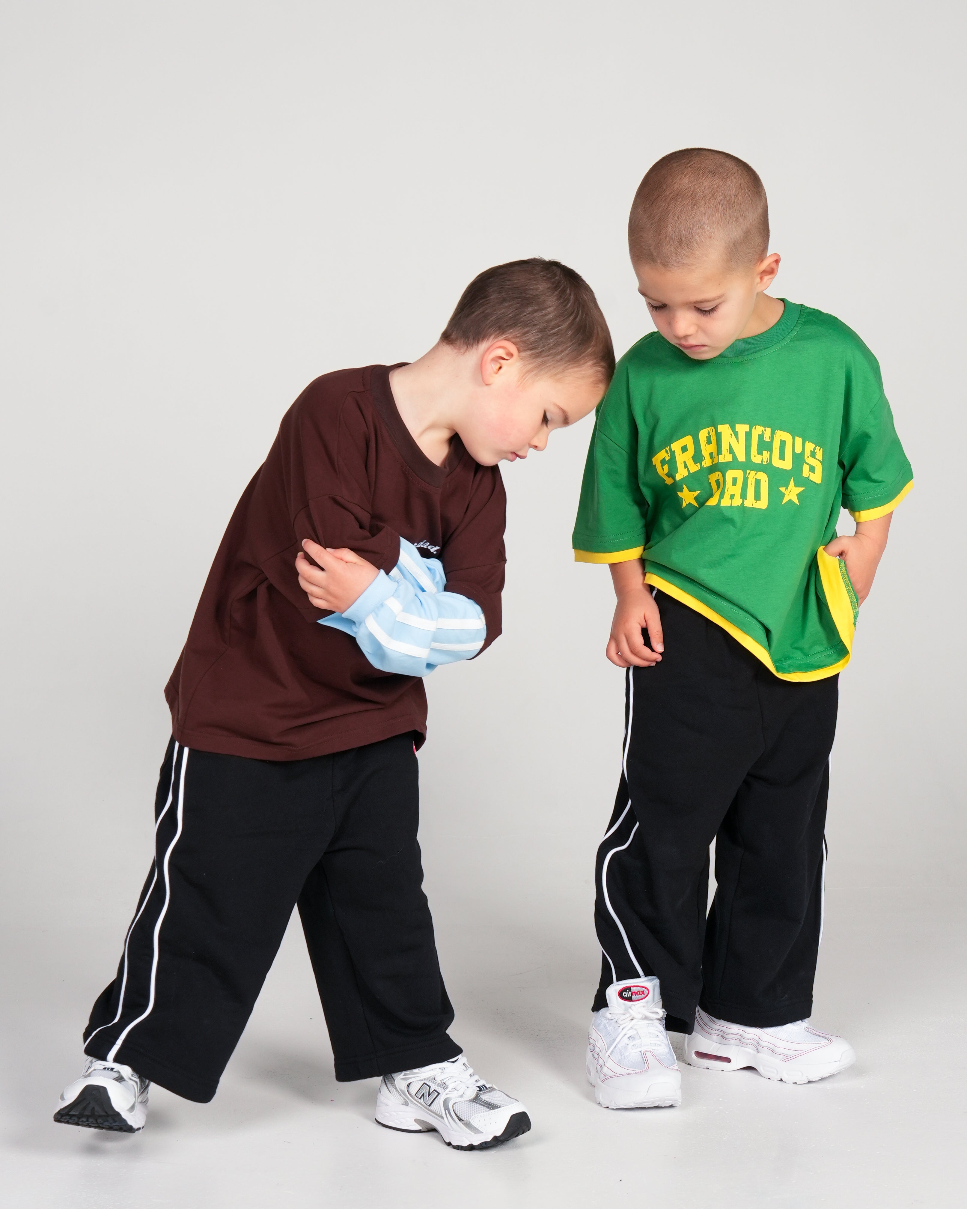 Essential track black